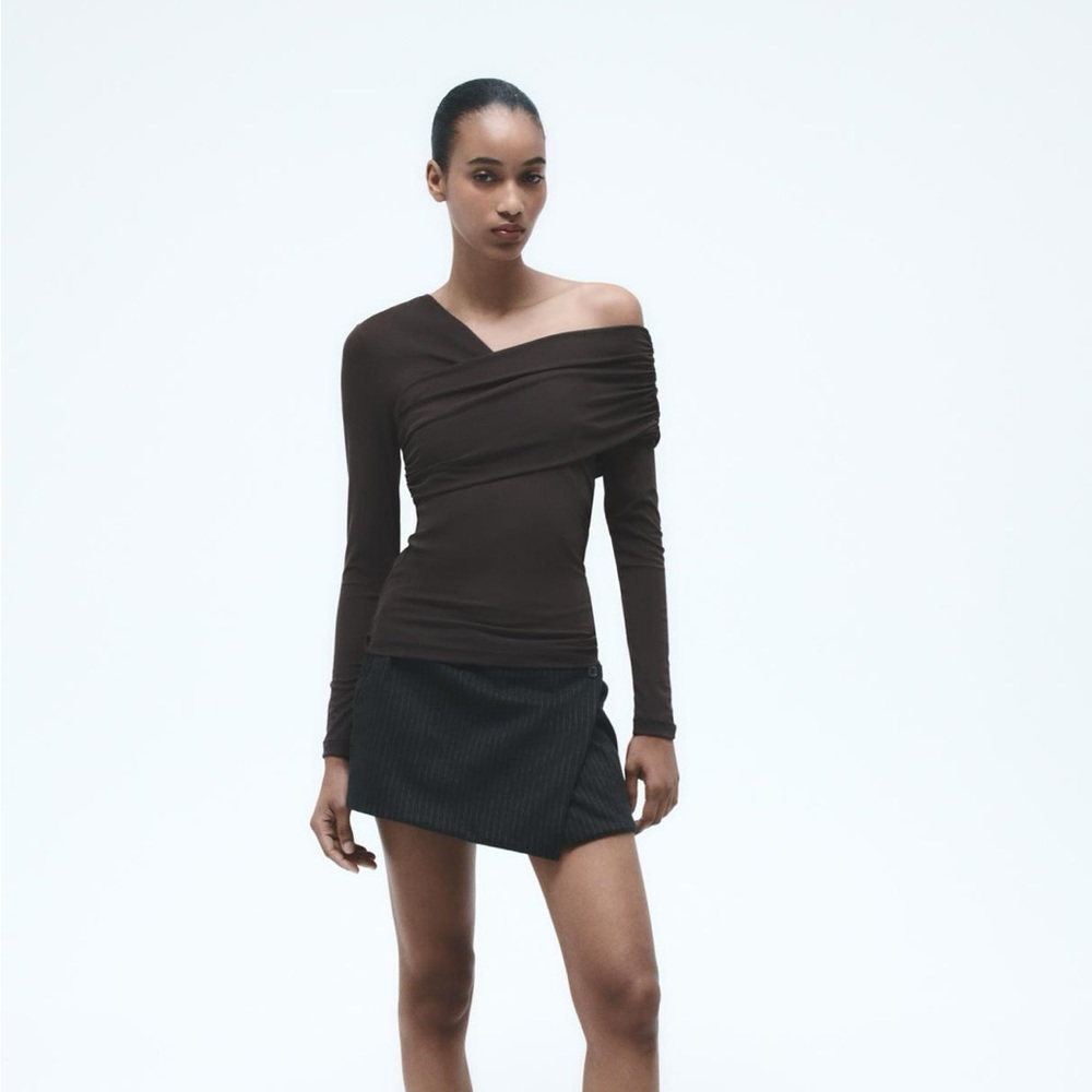 Zara brown exposed shoulder draped long sleeve top